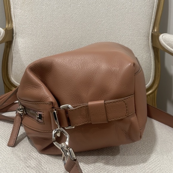 Givenchy Bag 🎄 - Picture 14 of 17